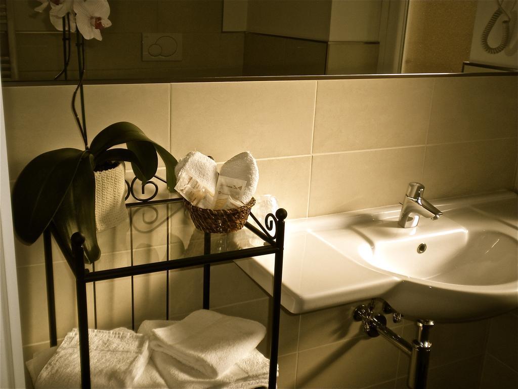 ホテル アルバ ロマーナ B＆B ローマ エクステリア 写真